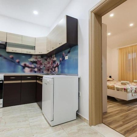 Apartment Dalmatia Kastela Exterior photo