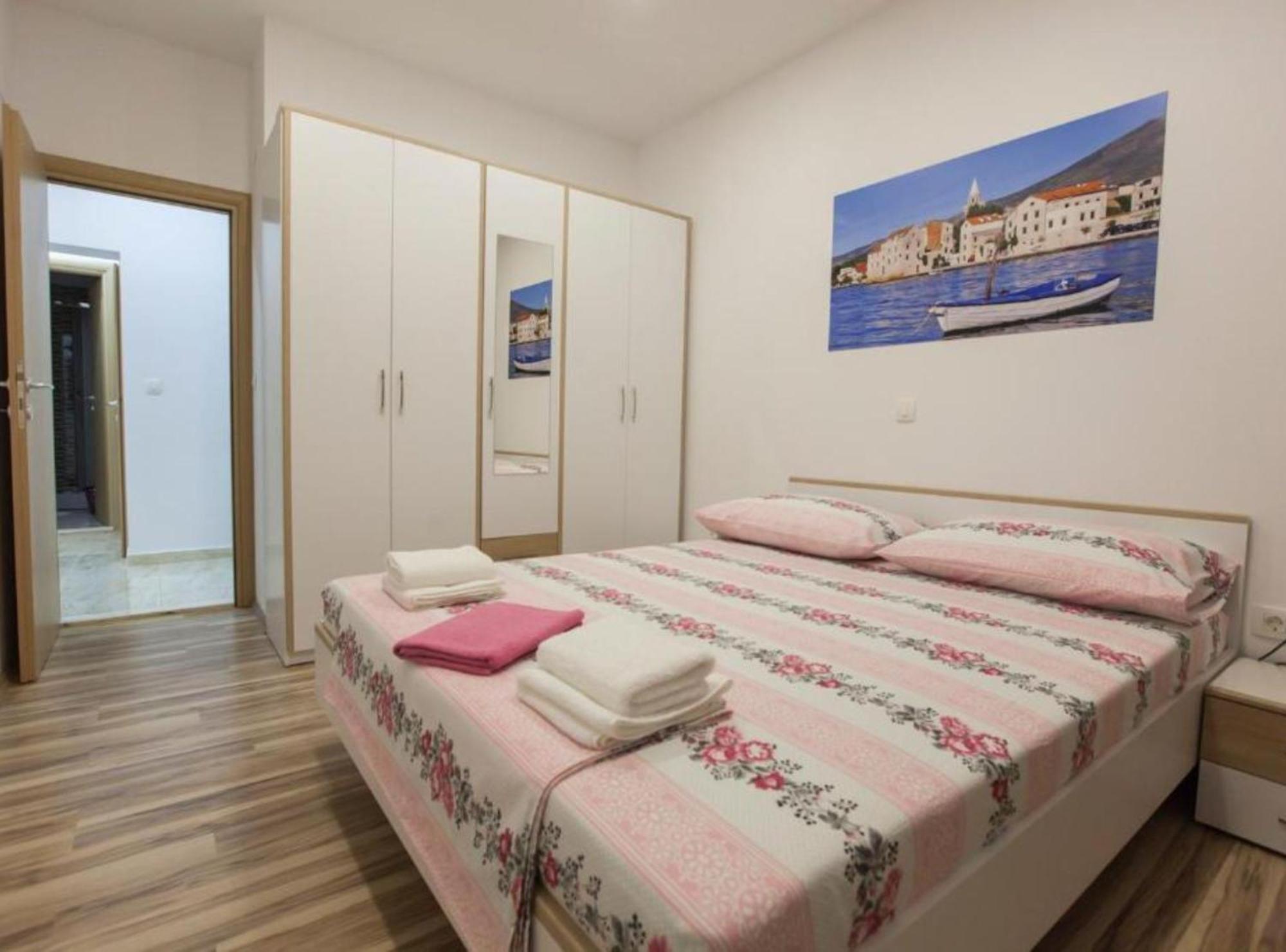 Apartment Dalmatia Kastela Exterior photo