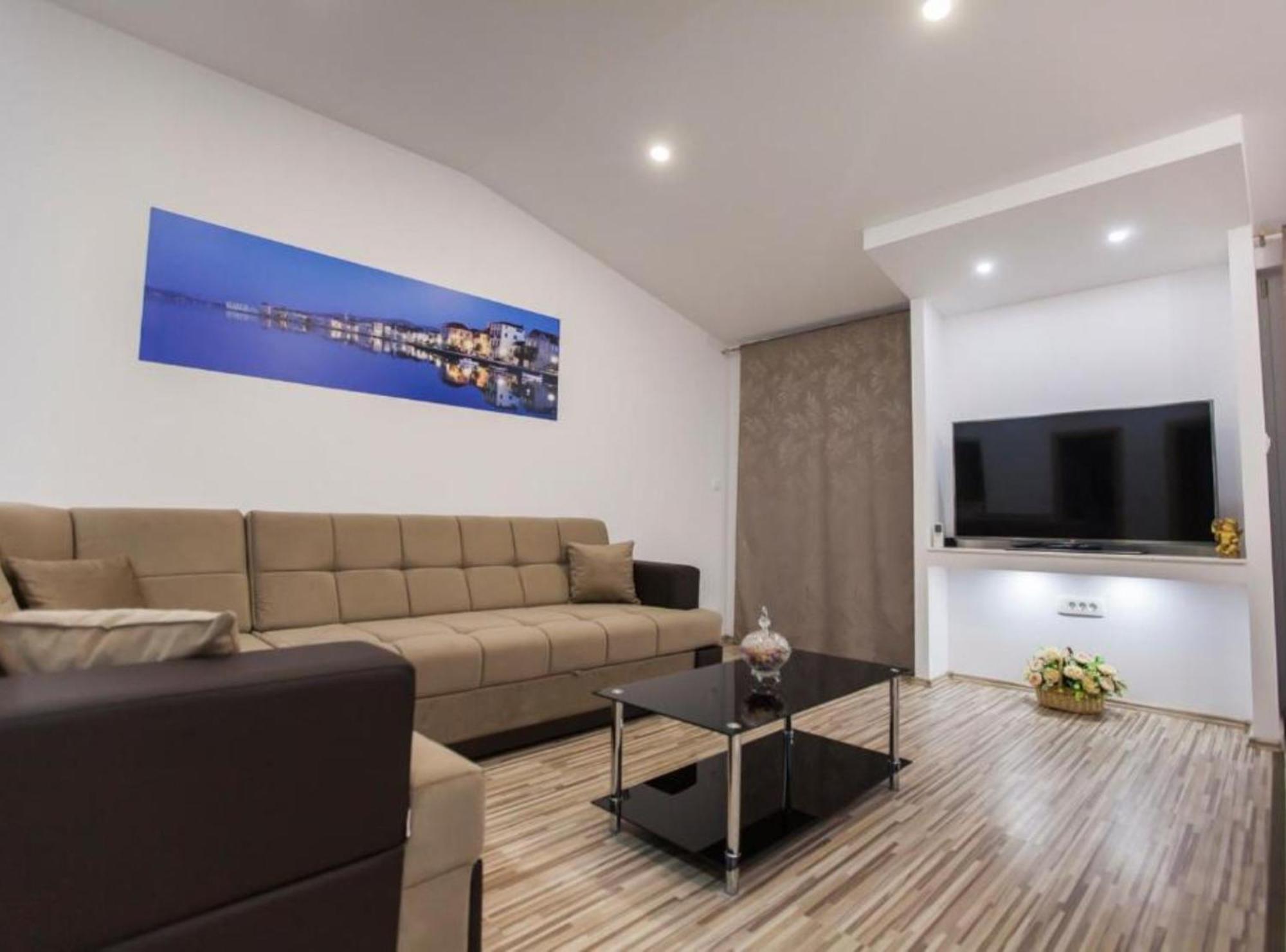 Apartment Dalmatia Kastela Exterior photo