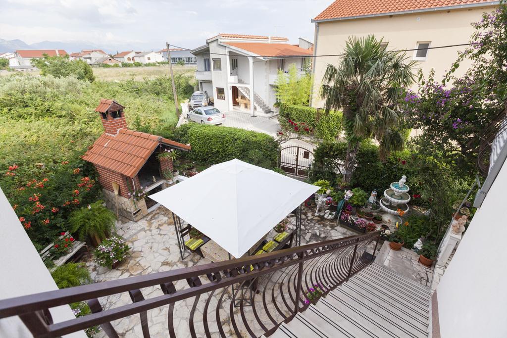 Apartment Dalmatia Kastela Exterior photo